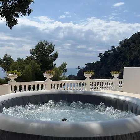 Отель La Calanque