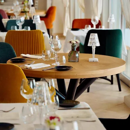 La Calanque Отель 4*