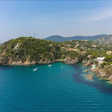 La Calanque Кавалер-сюр-Мер