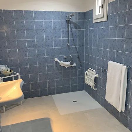 La Calanque 4* Кавалер-сюр-Мер