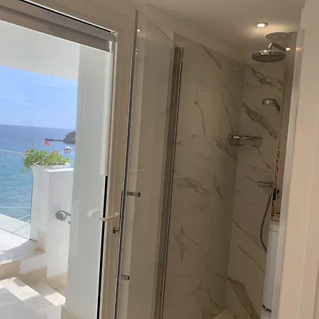 La Calanque Hotel