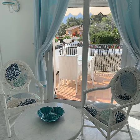 La Calanque 4* Кавалер-сюр-Мер