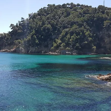 Отель La Calanque 4*