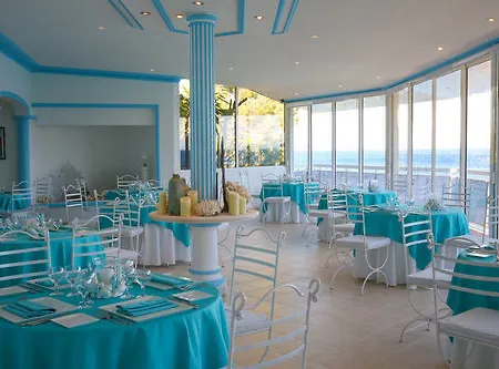 Hotel La Calanque 4*