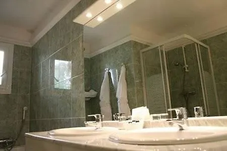 La Calanque Кавалер-сюр-Мер