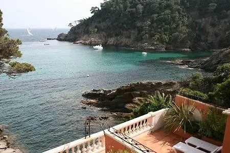 Отель La Calanque