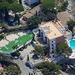 La Calanque 4*