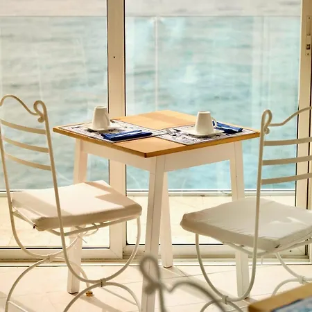 La Calanque 카발레르쉬르메르