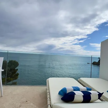 La Calanque 4*