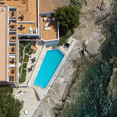 ホテル La Calanque 4*