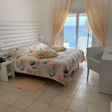 La Calanque キャバレール・シュル・メール