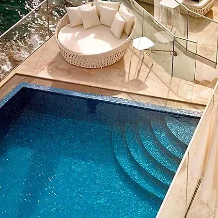 Hotel La Calanque 4*