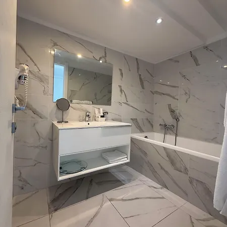Hotel La Calanque Cavalaire-sur-Mer