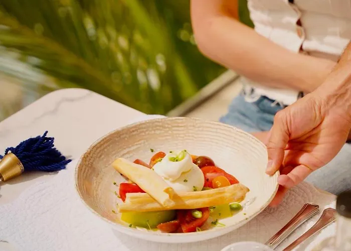 Hotel La Calanque 4*