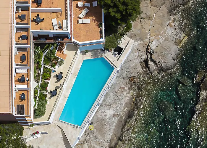 מלון La Calanque 4*