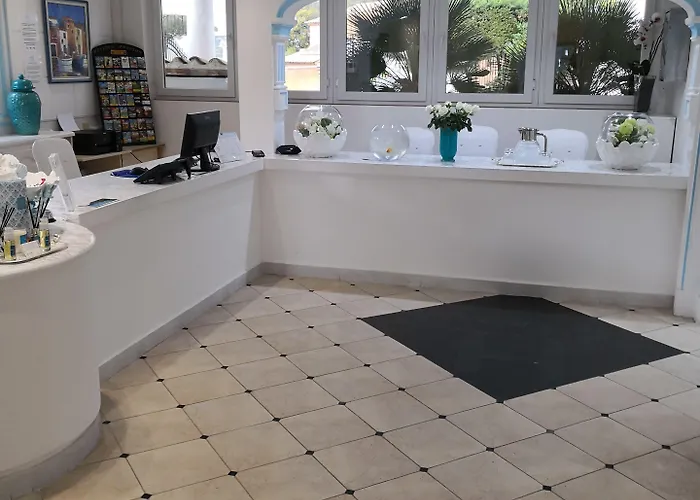 Hotel La Calanque 4*