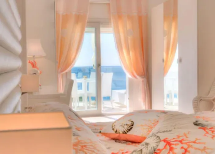 Hotell La Calanque 4*