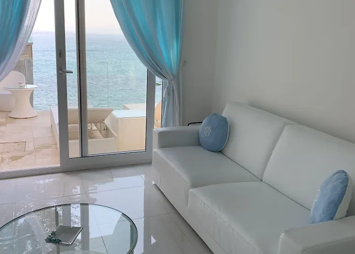 La Calanque 4*