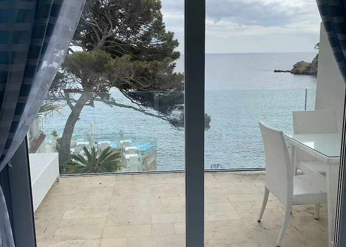 Hotel La Calanque 4*